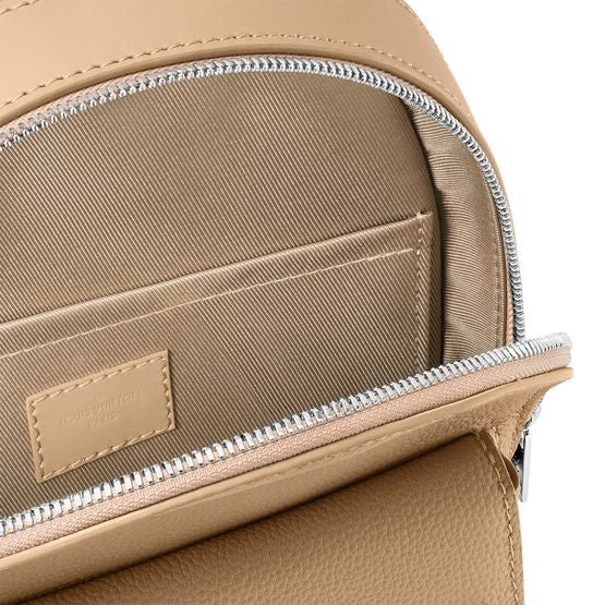 LOUIS VUITTON Pilot Slingbag - Image 5