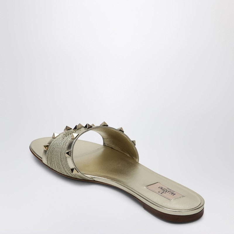Valentino プラチナカラーのバレンティーノガラヴァニロマンスタッドサンダル - Image 5
