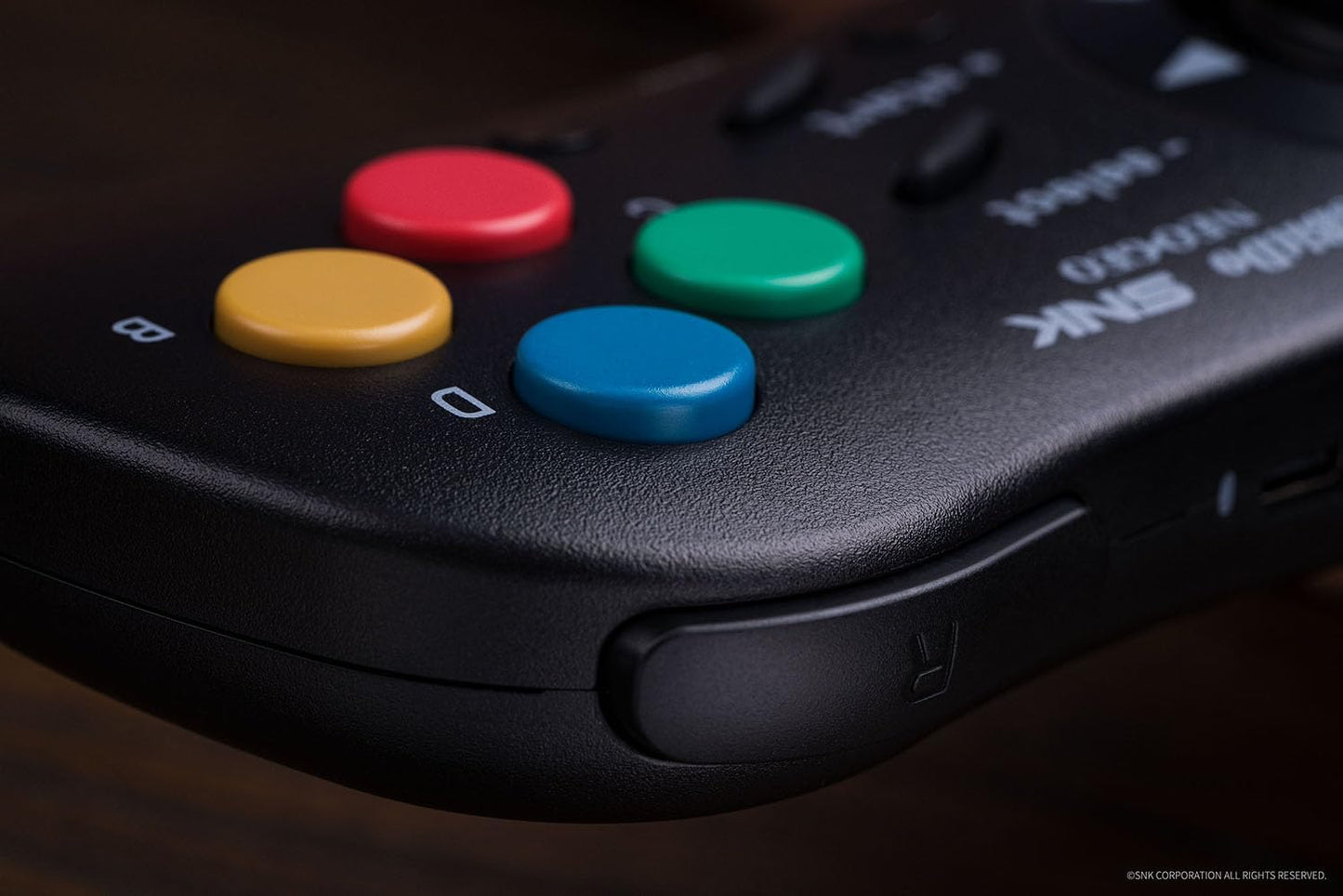 8Bitdo NEOGEO Windows、Android、NEOGEO mini用ワイヤレスコントローラ、クラシッククリック式ジョイスティック付き - SNK公式ライセンス (Black）