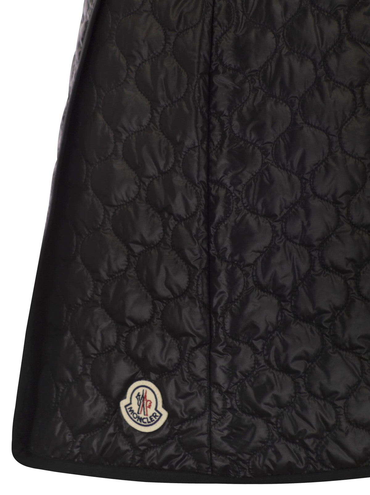Moncler モンクレールは、四角いキルティングでミニスカートをパッドします - Image 5