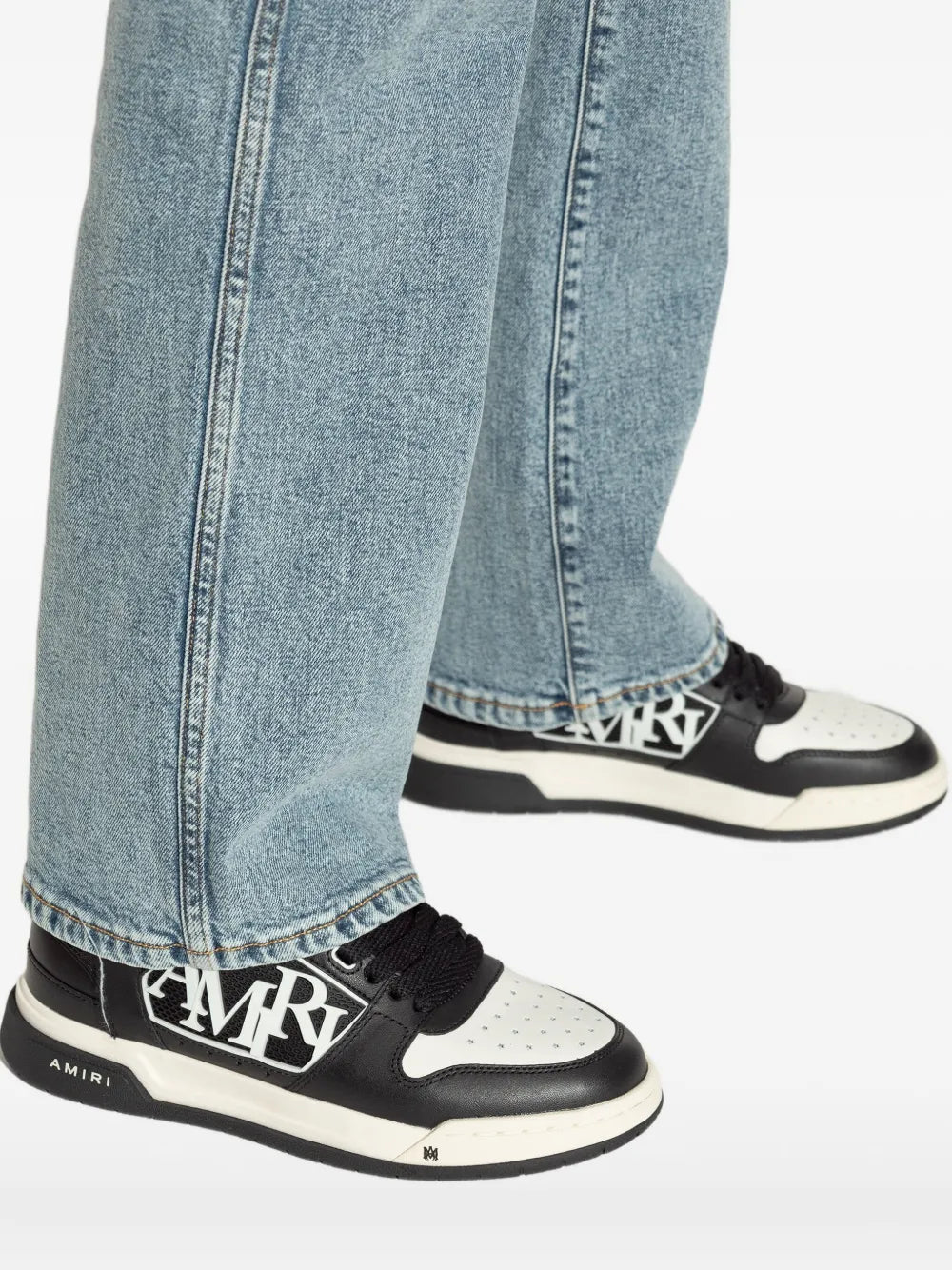 Amiri エンボスロゴ付きのアミリスニーカー - Image 5