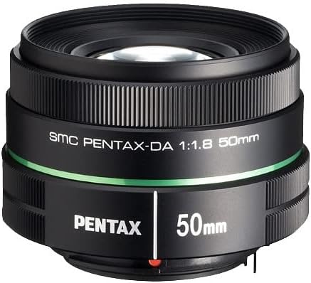 ペンタックス smc PENTAX-DA 50mmF1.8 中望遠単焦点レンズ 【APS-Cサイズ用】【高い描写性能】【うつくしいボケ味・円形絞り】【小型軽量】【ペンタックス一眼Kシリーズはボディ内手振れ補正を搭載】 22177