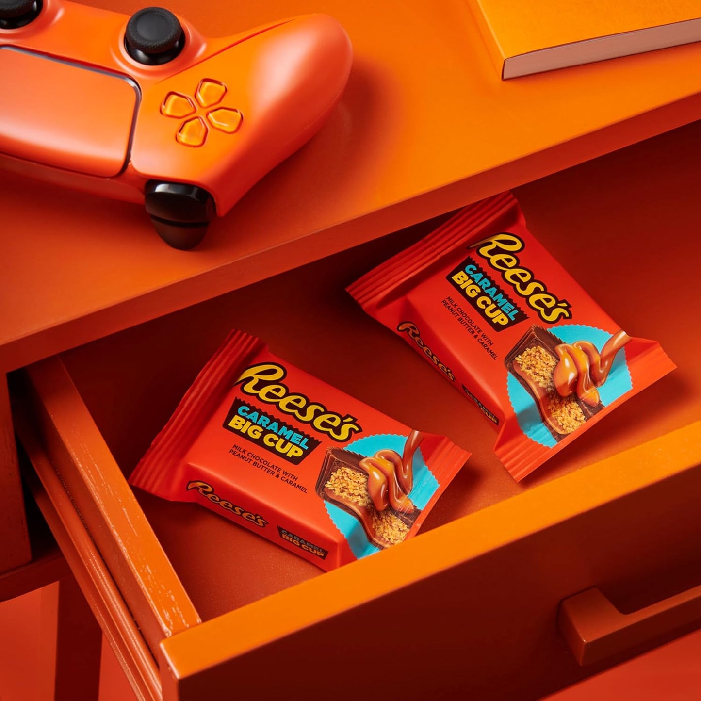 REESE'S Big Cup - Tazas de mantequilla de maní y chocolate con leche y caramelo, paquetes de dulces, 1.4 onzas (16 unidades)