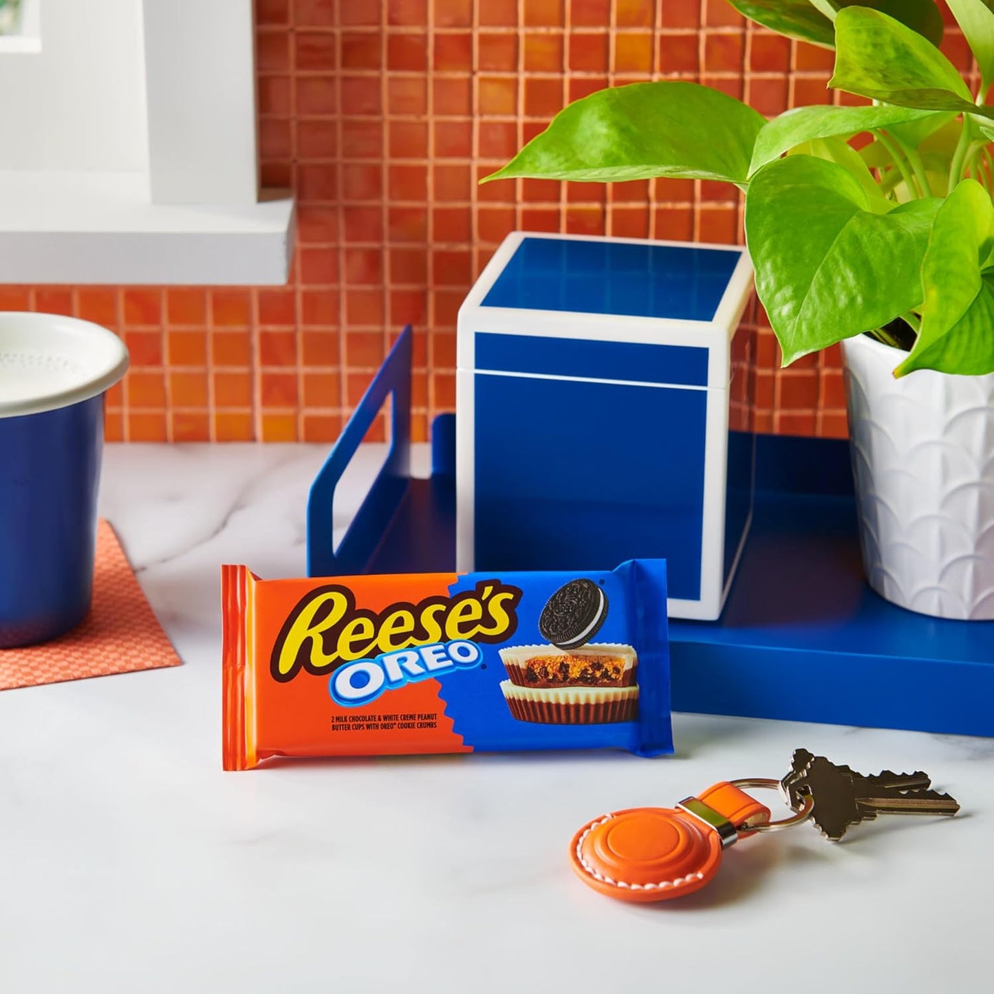 REESE'S OREO - Tazas de chocolate con leche y crema blanca de mantequilla de maní, paquetes de dulces, 1.4 onzas (24 unidades)