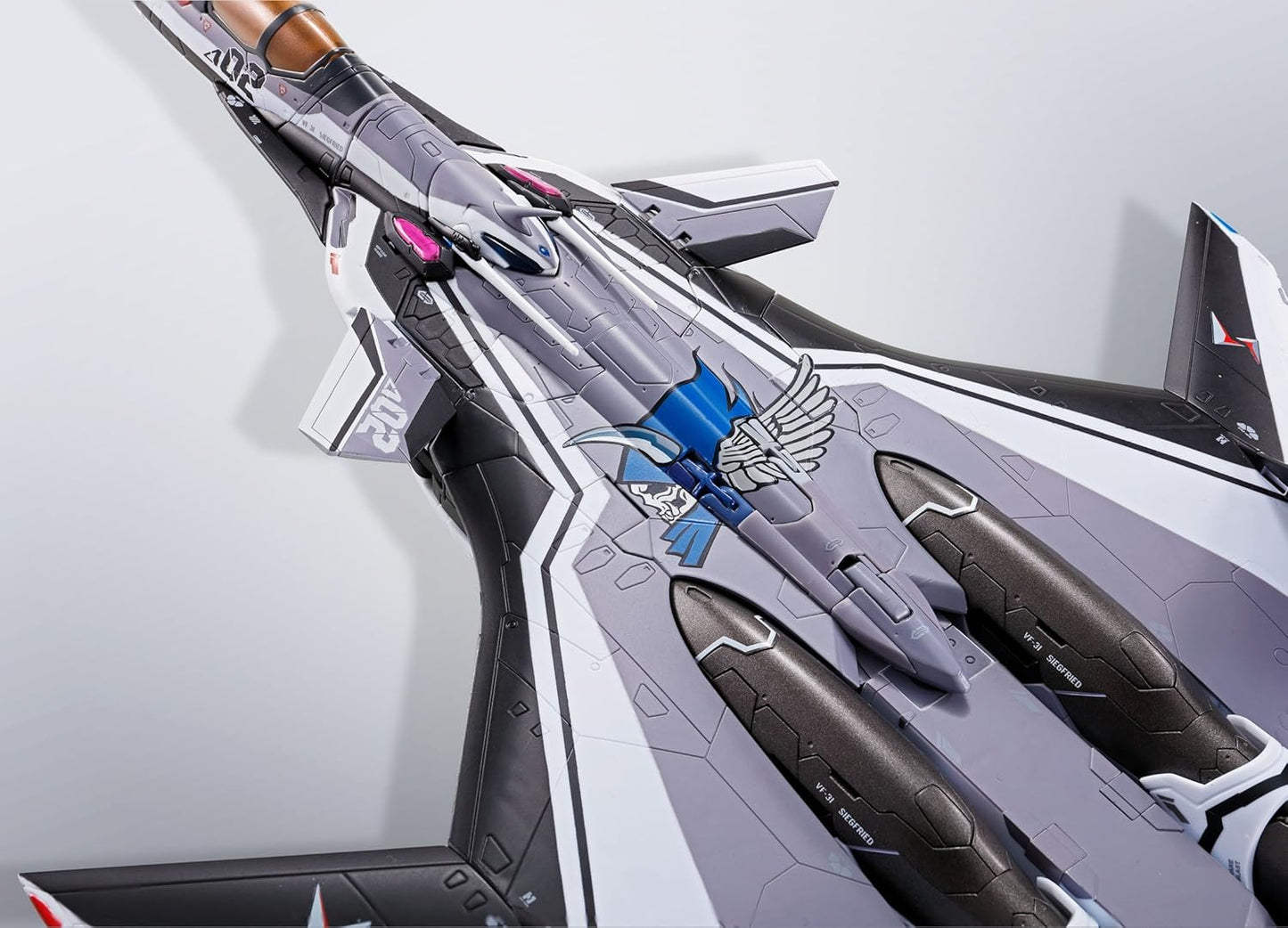 DX Chogokin Macross Delta VF-31F Siegfried (Messer Yee Les felt machines) approx. 10.2 in. (260mm) die-cast, ABS and PVC, painted action figure