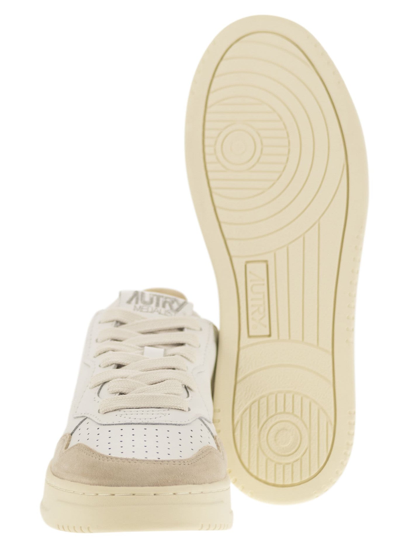 Autry Medalist Low Leather Sneakers - Image 5