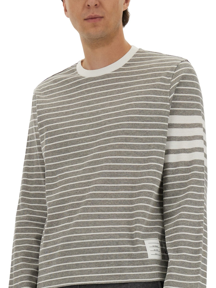 Thom トムブラウンストライプTシャツ - Image 5