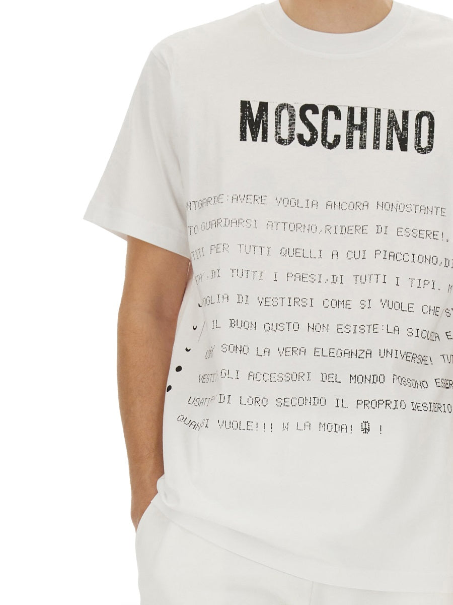 Moschino モスキーノ「メッセージプリント」Tシャツ - Image 5