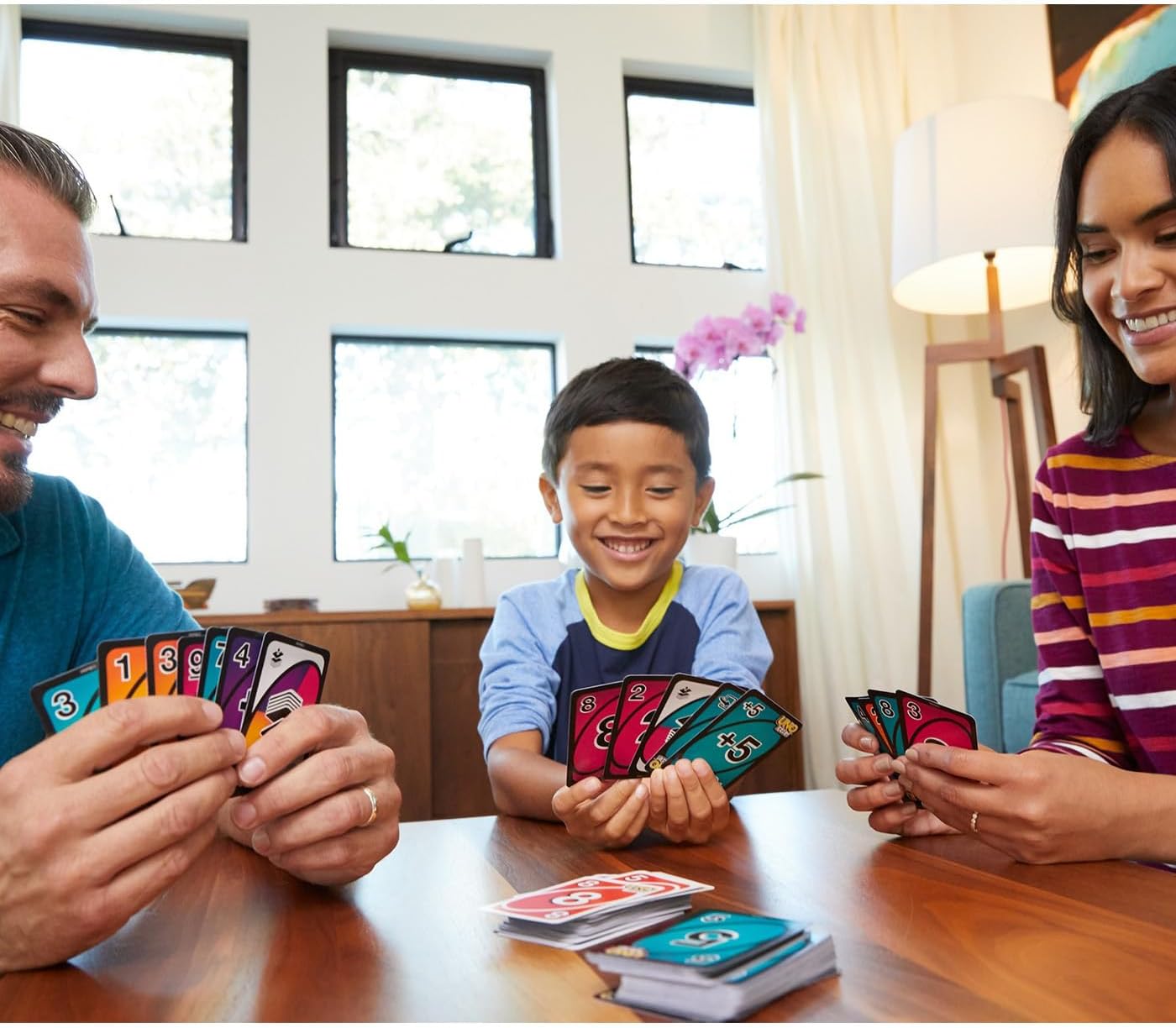 Mattel Game UNO Flip Card Game Party Game for 2-10 Players Ages 7 and Up GDR44