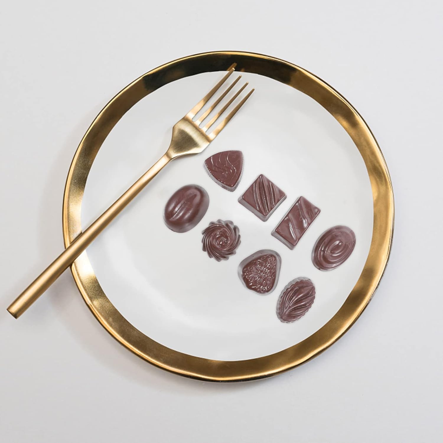 Healifty 8pcs Fake Chocolate Artificial Food Chocolate Black Imitation Chocolate Models Bulk Real Food Chocolate Fake Dessert Home Kitchen Decor Display Props Decoration