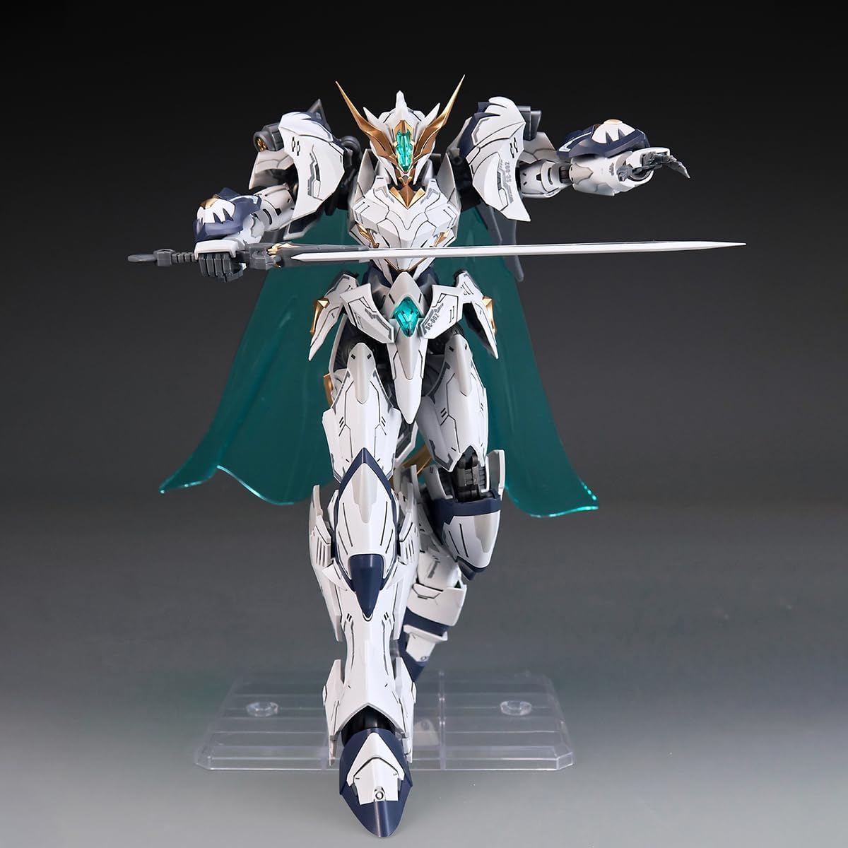 HiPlay SNAA 1/144 Knights of the Round Table Giant Sword Tristan SC-002 Color-Coded Plastic Model Building Kit
