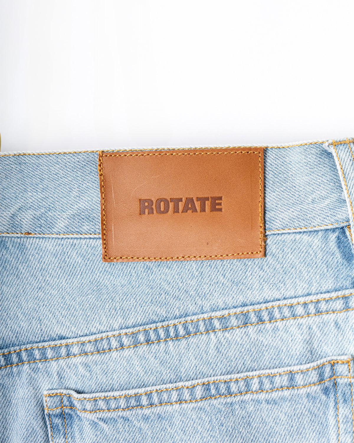 Rotate ズボンを青くします - Image 5