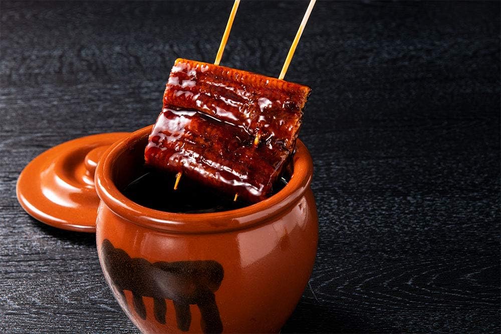 Osaki-cho Eel Processing Association, Kabayaki Eel, Made in Kagoshima Prefecture, 4.9 oz (140 g) x 4 Tails, Attached Sauce, 0.3 fl oz (10 ml) x 8 Bags, Comes in a Special Gift Box, For Gifts,