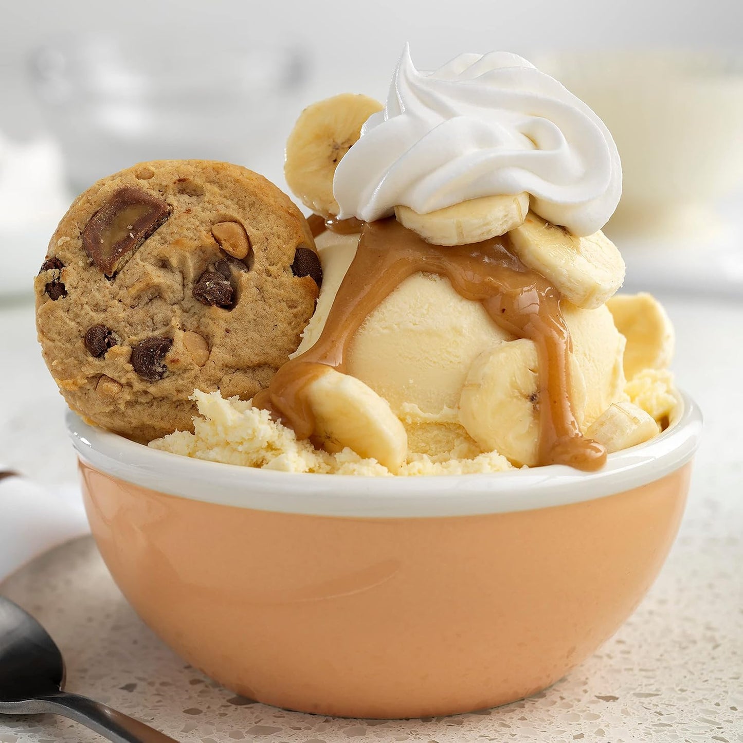 CHIPS AHOY! Galletas masticables con chispas de chocolate con Reese's Peanut Butter Cups, tamaño familiar, 14.25 oz (paquete de 2)