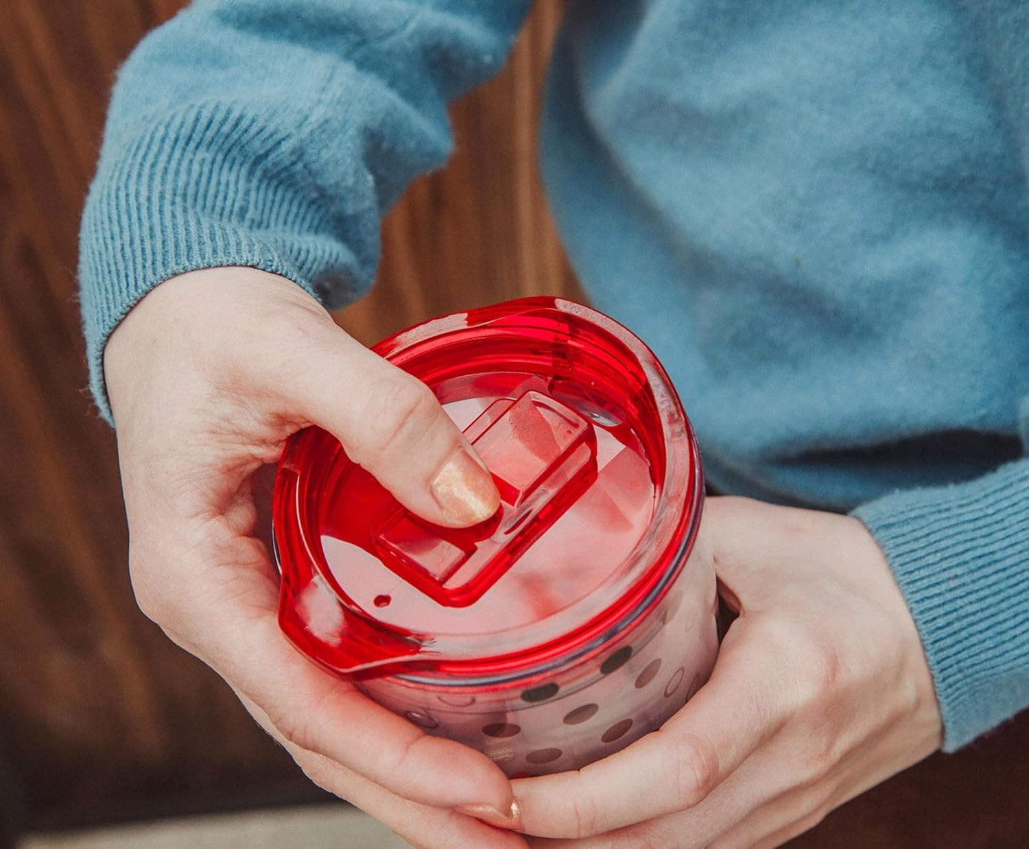 Disney Minnie Mouse - Vaso de viaje acrílico con tapa de cierre deslizante | Taza fría alta de carnaval para bebidas, jugo, limonada | Esenciales para el hogar y la cocina, bonitos regalos y coleccionables | Capacidad para 20 onzas