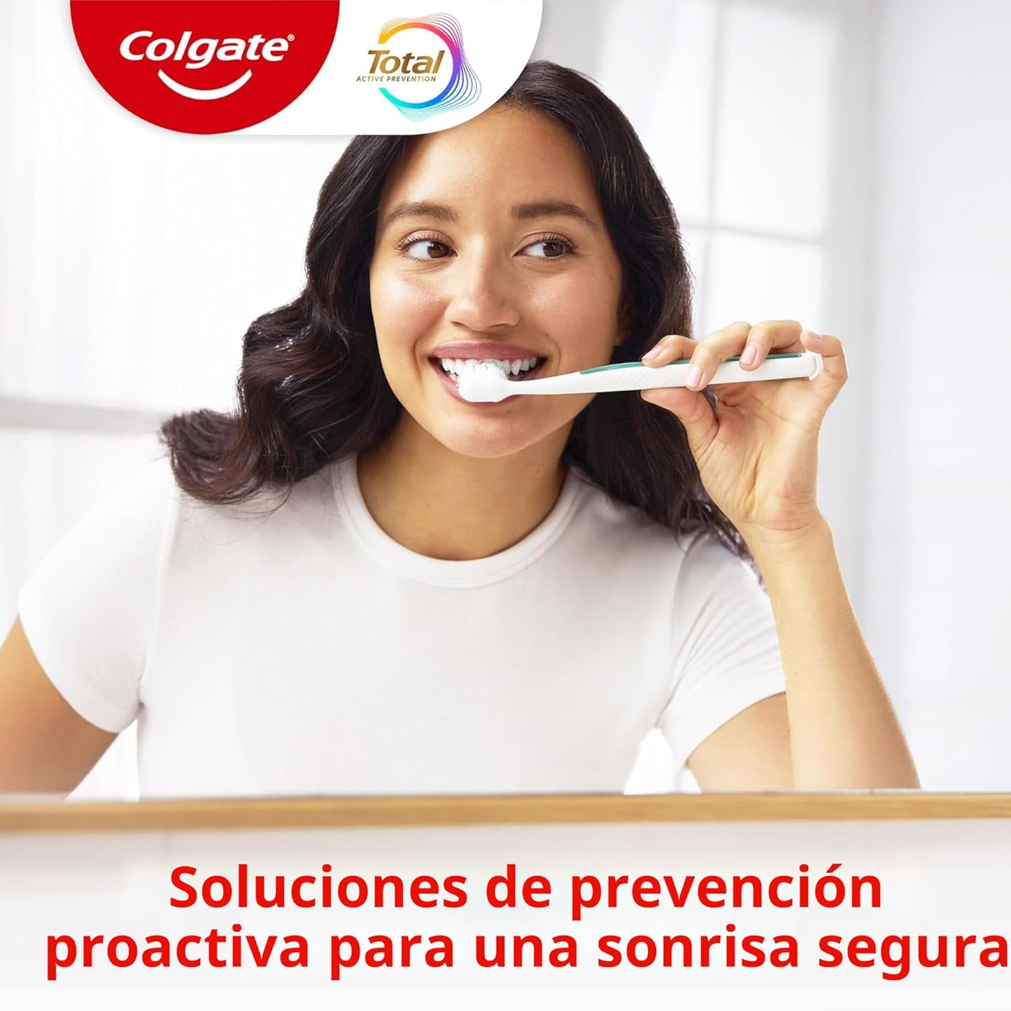 Colgate Total Whitening Pasta de dientes 5.1 oz, paquete de 4, fluoruro, antibacteriano, para placa, gingivitis, sensibilidad, eliminación de manchas, clínicamente probado, menta, blanqueamiento dental, fluoruro estannoso