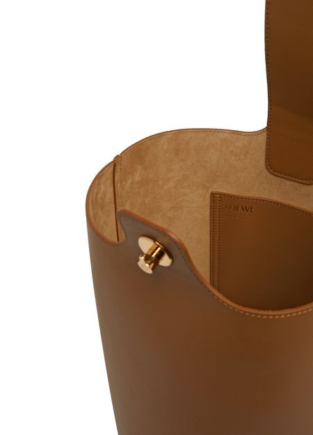 LOEWE Pebble bucket bag - Image 5