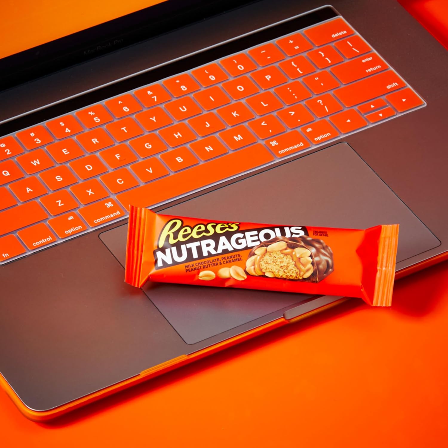 Barritas de caramelo de chocolate, mantequilla de maní, caramelo y maní REESE'S NUTRAGEOUS, 1.66 onzas (paquete de 18)