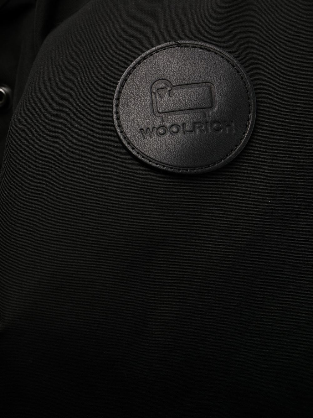 Woolrich ウールリッチは黒をコートします - Image 5