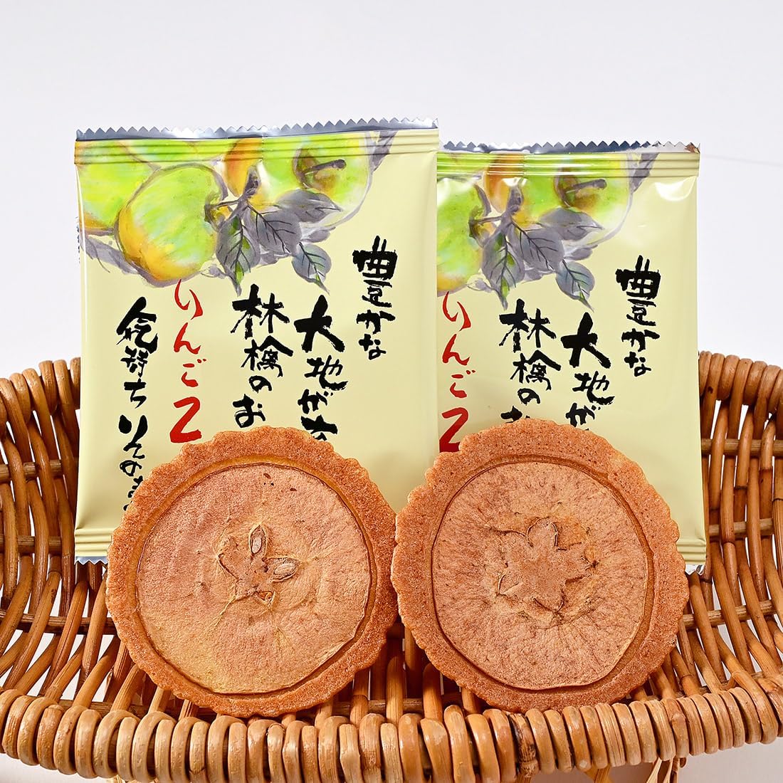 Apple Maiden Matsuzawa Souvenir That You Can Enjoy The Taste of Apples (1 Box, 16 Pieces)