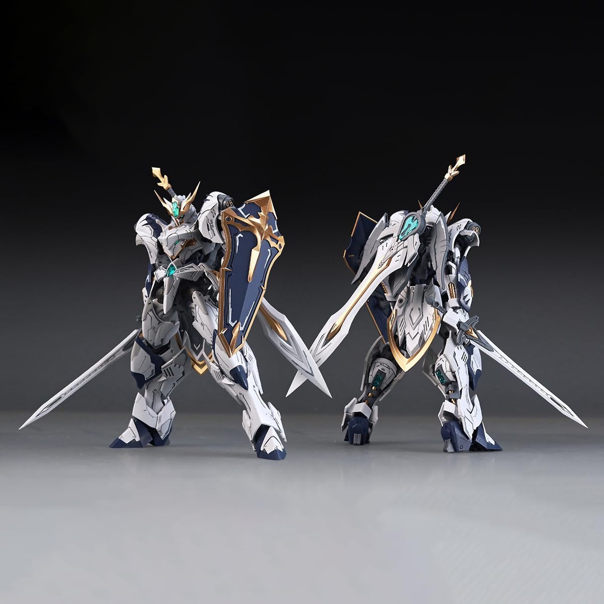 HiPlay SNAA 1/144 Knights of the Round Table Giant Sword Tristan SC-002 Color-Coded Plastic Model Building Kit
