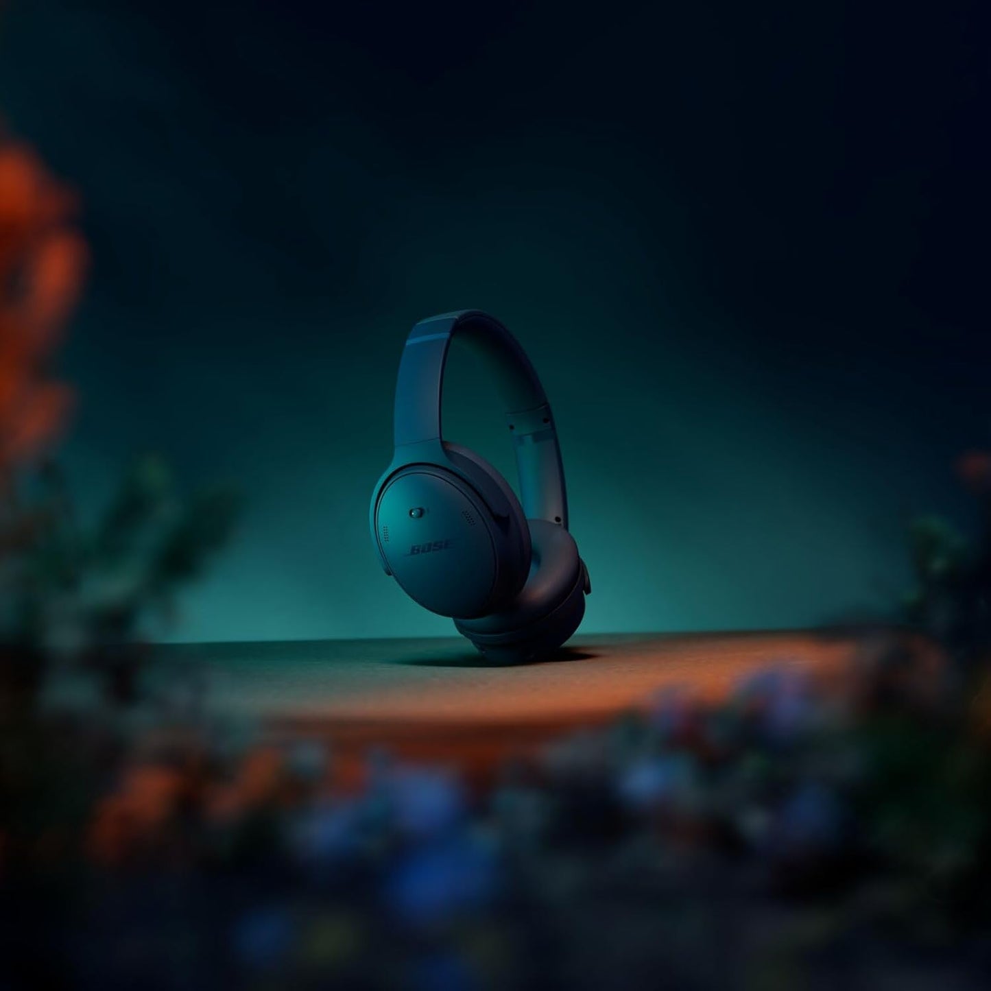 Bose QuietComfort Headphones LE Fully Wireless Headphones, Noise Cancelling, Bluetooth Connectivity with Microphone, Up to 24 Hours Playtime, Fast Charging, Twilight Blue