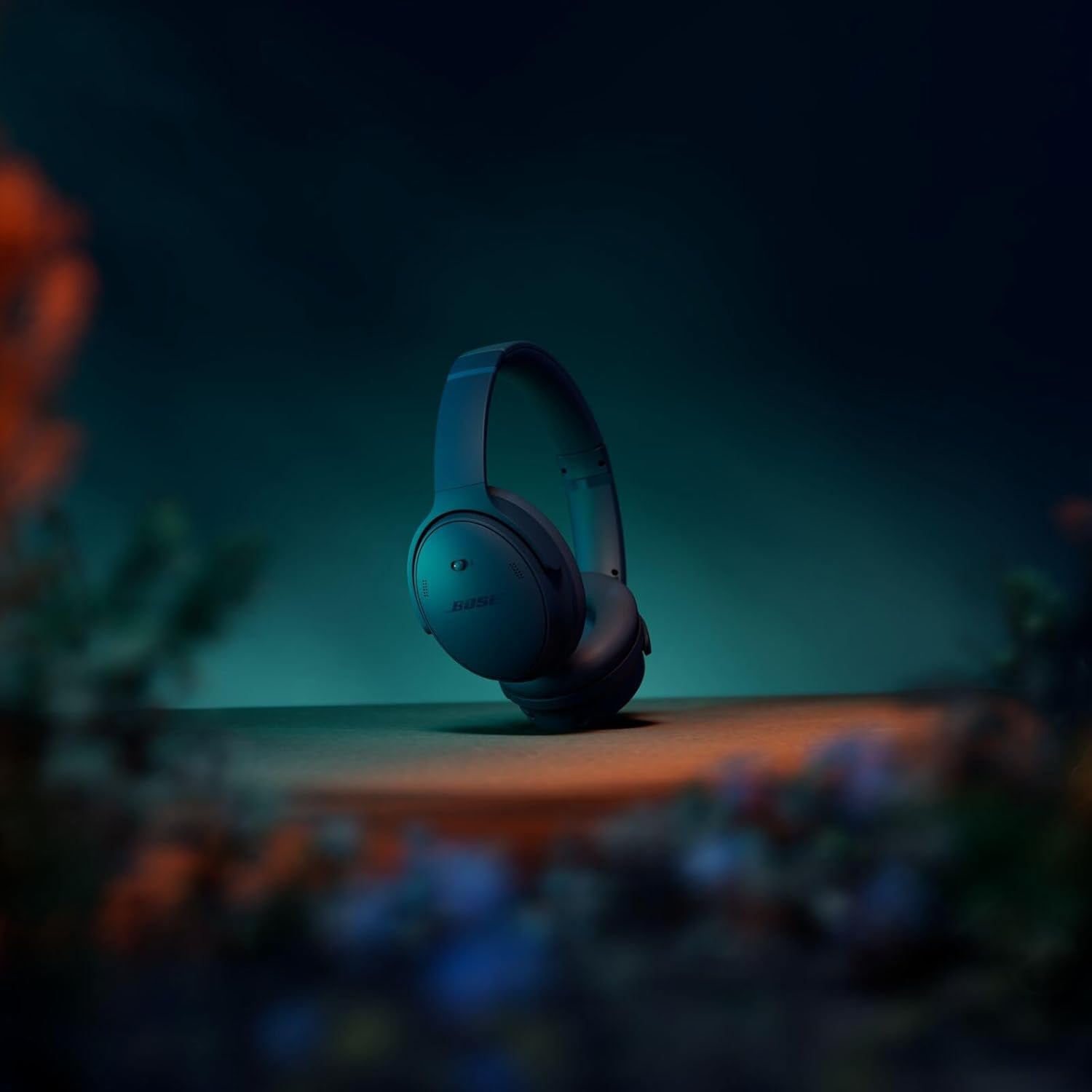 Bose QuietComfort Headphones LE Fully Wireless Headphones, Noise Cancelling, Bluetooth Connectivity with Microphone, Up to 24 Hours Playtime, Fast Charging, Twilight Blue