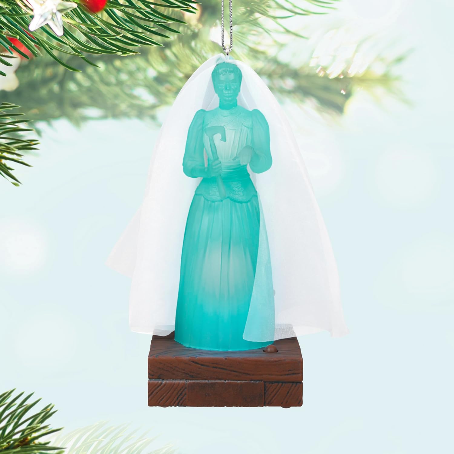 Hallmark Keepsake Adorno de Navidad, colección The Haunted Mansion de Disney, Constance Hatchaway con luz y sonido, regalos para fanáticos de Disney