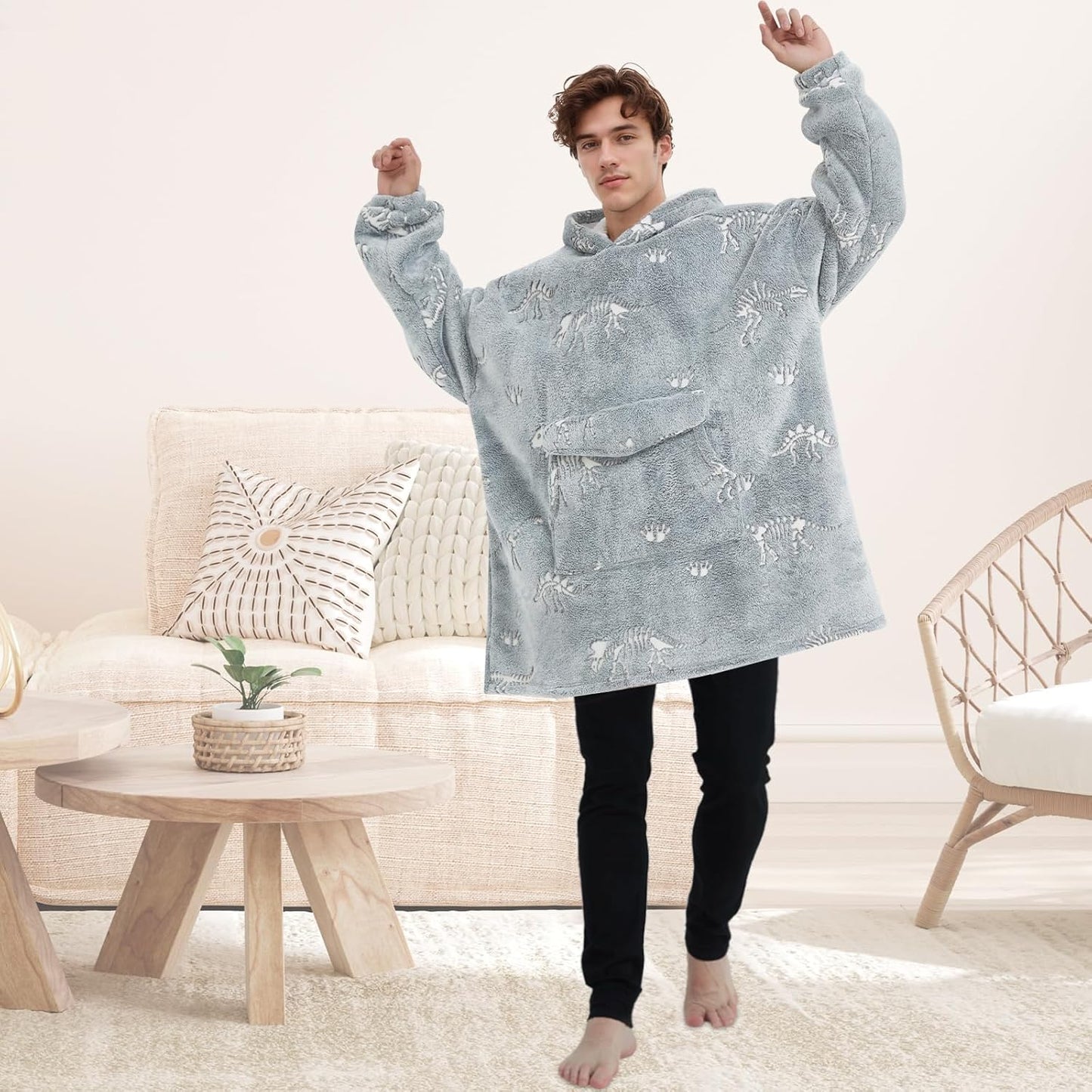 Mewkou - Manta con capucha de vestir para adultos, sudadera con capucha de forro polar sherpa de gran tamaño para mujeres y hombres, dinosaurio fósil que brilla en la oscuridad