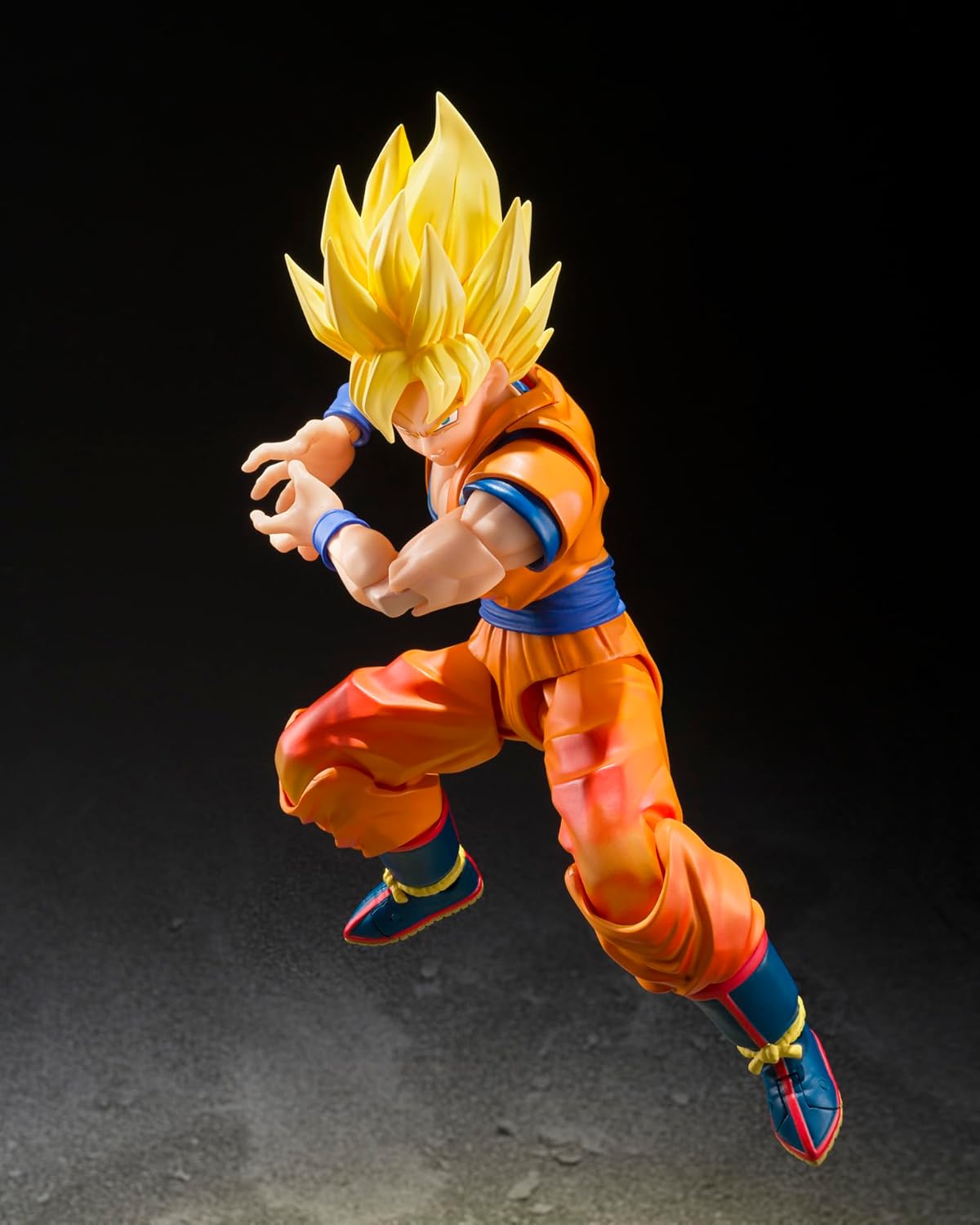 TAMASHII NATIONS S.H. Figuarts Dragon Ball Z Super Saiyan Son Goku (Beginning of the Decisive Battle), Approx. 5.7 inches (145 mm), PVC & ABS Pre-painted Action Figure