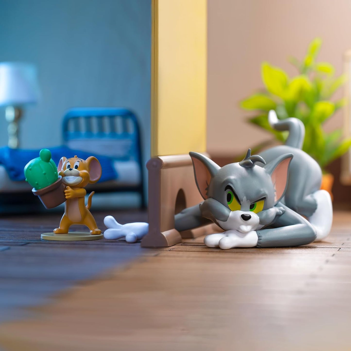 52TOYS x TOM and JERRY "BRAWLS BANG" Series Blind Box Tredding Figurine Collectible Figure Painted Toy Toy Toy Perfect Gift for Anime Fans Kids Collectors Birthday Christmas (1 Piece)