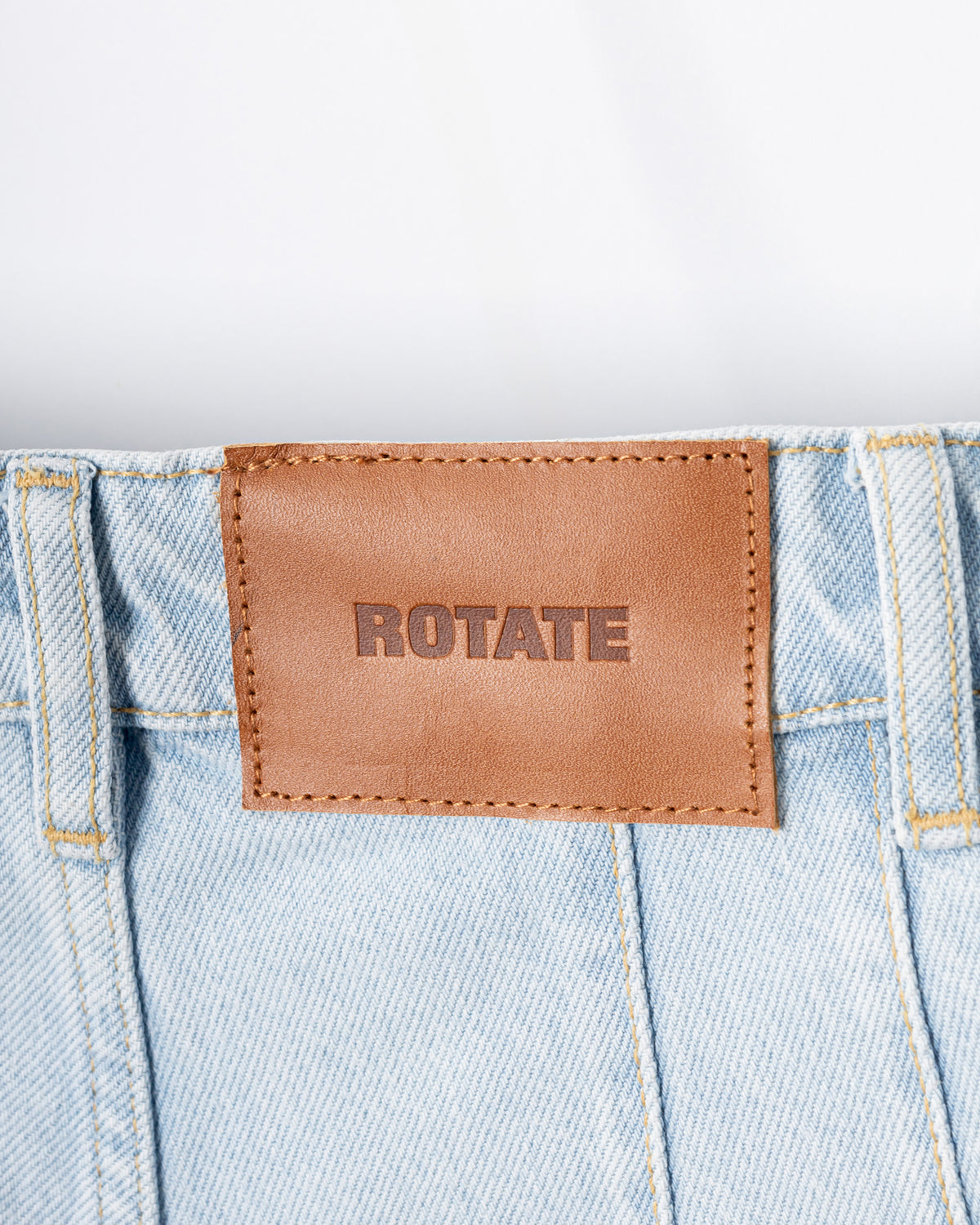 Rotate ショートパンツを青くします - Image 6