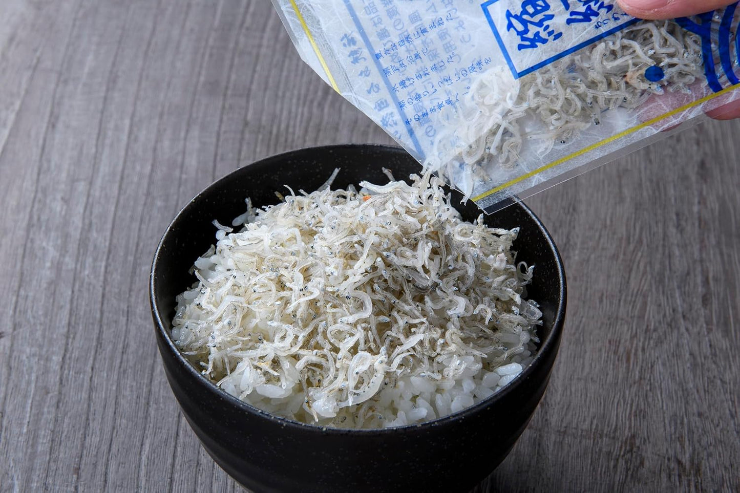 Portioned Convenient Uwa Sea Dried Sardine Pack Domestic Shirasu 100g (10g x 10 bags) Ehime Prefecture Product Snack Side Dish Segawa Honten [Founded 130 Years Dried Goods Specialty Shop Selection]