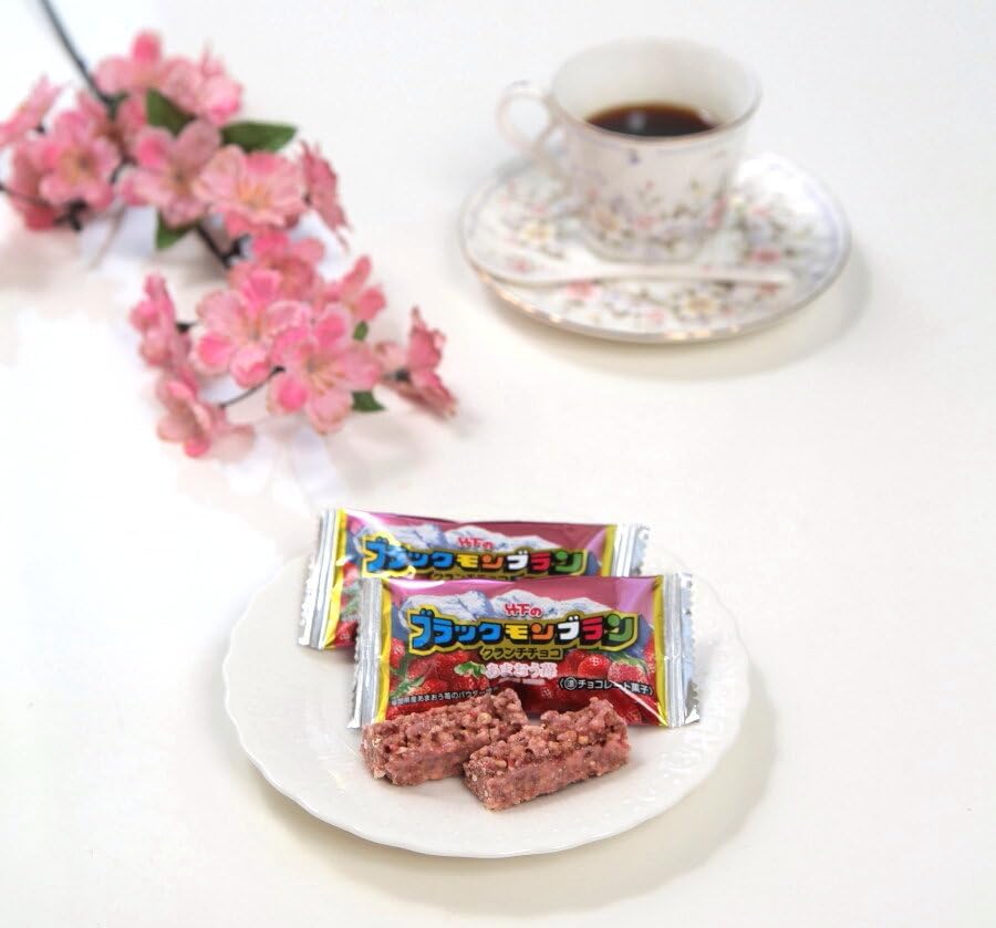 [Kyushu Limited] Black Mont Blanc Crunch Chocolate Amaou Strawberry (6 Pieces), Individual Packaging, Takeshita Confectionery, Fukuoka Souvenir, Hakata, Strawberry, Fukuoka Exclusive, Comes with a