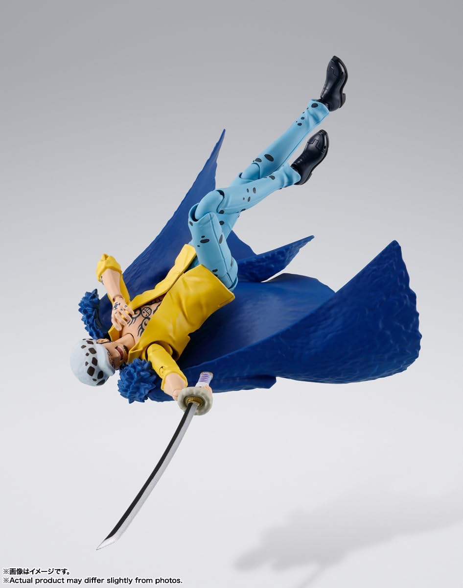 S.H. Figuarts ONE PIECE Trafalgar Law - Onigashima Invasion - Approx. 6.3 inches (160 mm), PVC & ABS Pre-painted Action Figure