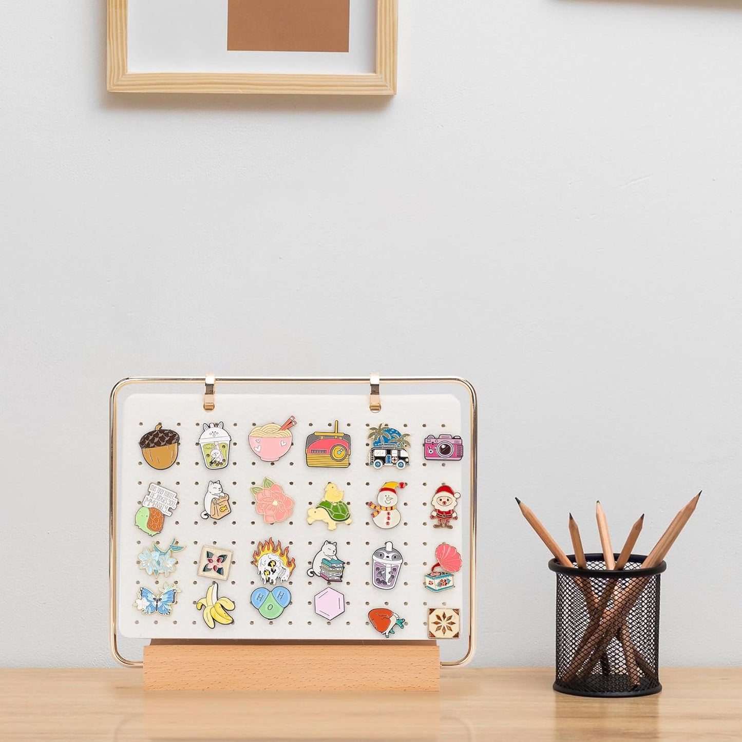PACMAXI Organizadores de exhibición, soporte para broches, páginas de pines esmaltadas para guardar más de 180 pines, calendario de almacenamiento de colección con soporte de madera de 6 páginas (no