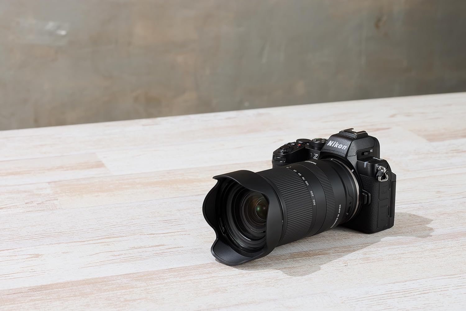 Tamron 18-300mm F/3.5-6.3 Di III-A VC VXD for Nikon Z Mount [B061Z]