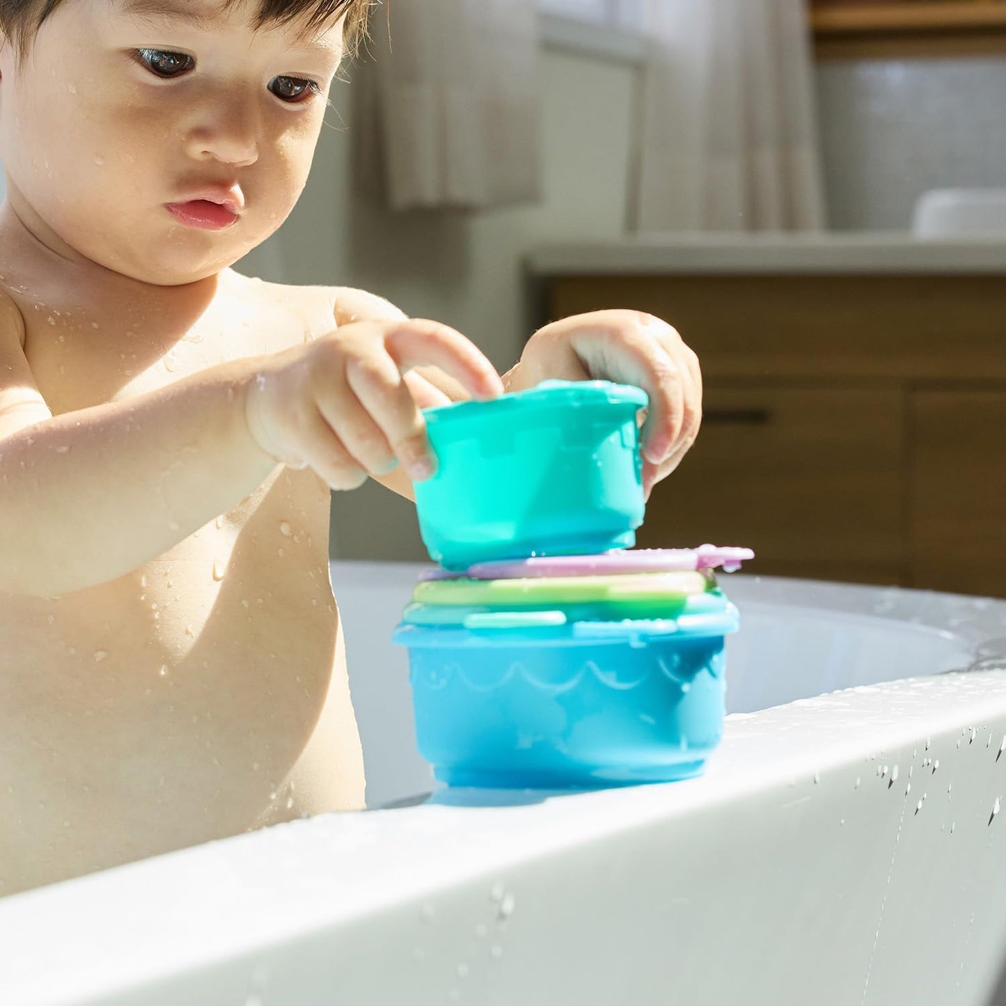 Munchkin Colorful Spill-Proof Bath Pool Cup TYMU41686