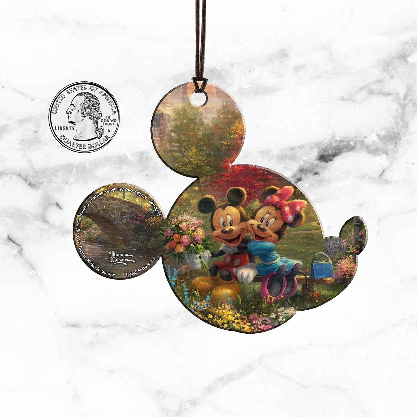 Disney - Sweetheart Central Park - Mickey y Minnie Mouse - Accesorio de impresión acrílica colgante en forma de orejas de Mickey - para regalar y coleccionar | Hanging acrylic print | Bedroom or office display | Disney fan gift