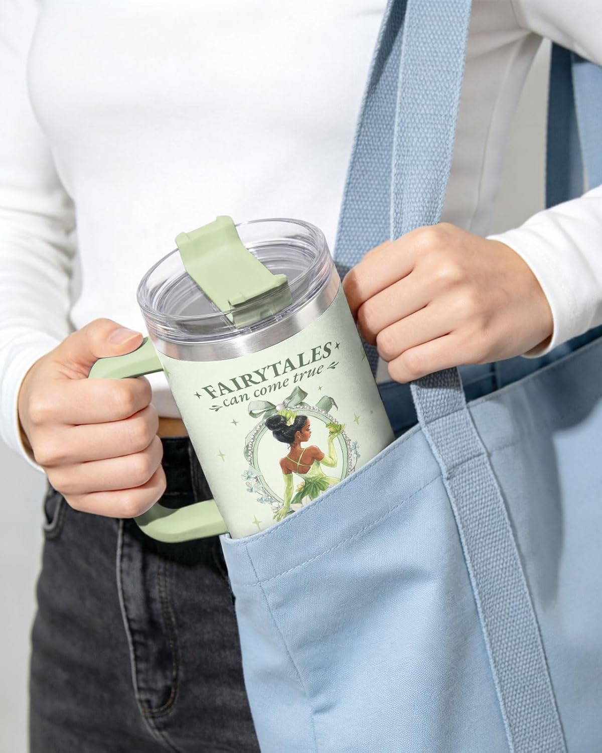 34HD Vaso de princesa rana de 40 onzas, taza de viaje aislada de acero inoxidable con asa y tapa con pajilla, regalo de cumpleaños, taza de películas de princesa de cuento de hadas para mujer