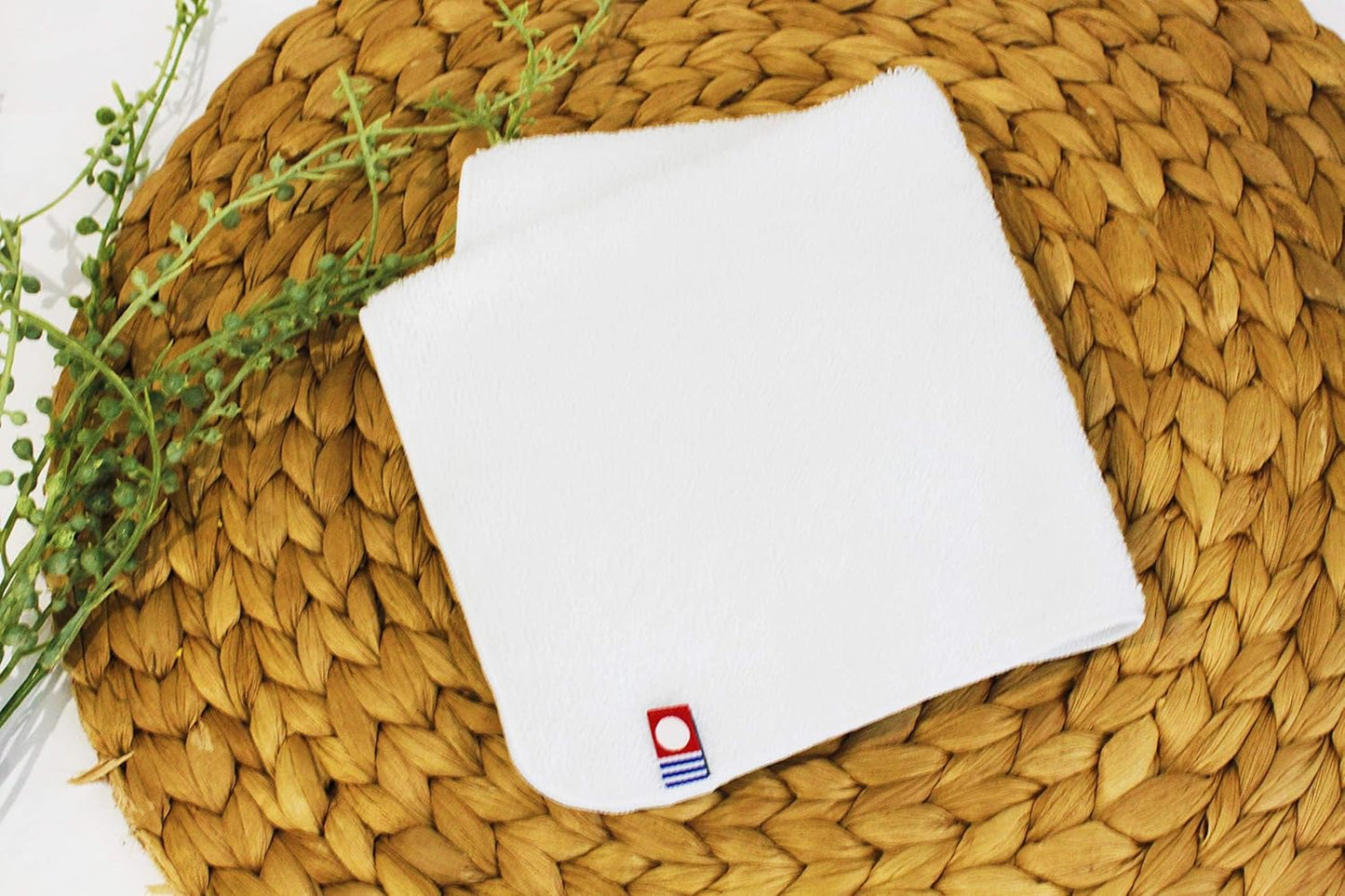 Azuma Shouji White Lift Gel, Bihaku Jun Skin Whitening Treatment, 2.8 oz (80 g), Pack of 3, 72 Beautifying Compounds, Whitening Cream, Traveling Beauty, All-in-One Gel (Bargain Set at the Same Price with Imabari Towel Included).