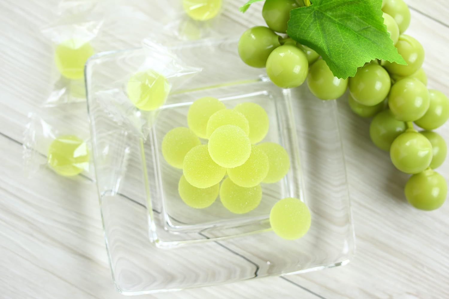 Shinshu Shine Muscat Gummy, 3.5 oz (100 g), Candy, Individually Wrapped, Gift, Souvenir, Sweet, Includes Cute Original Pocket Tissue