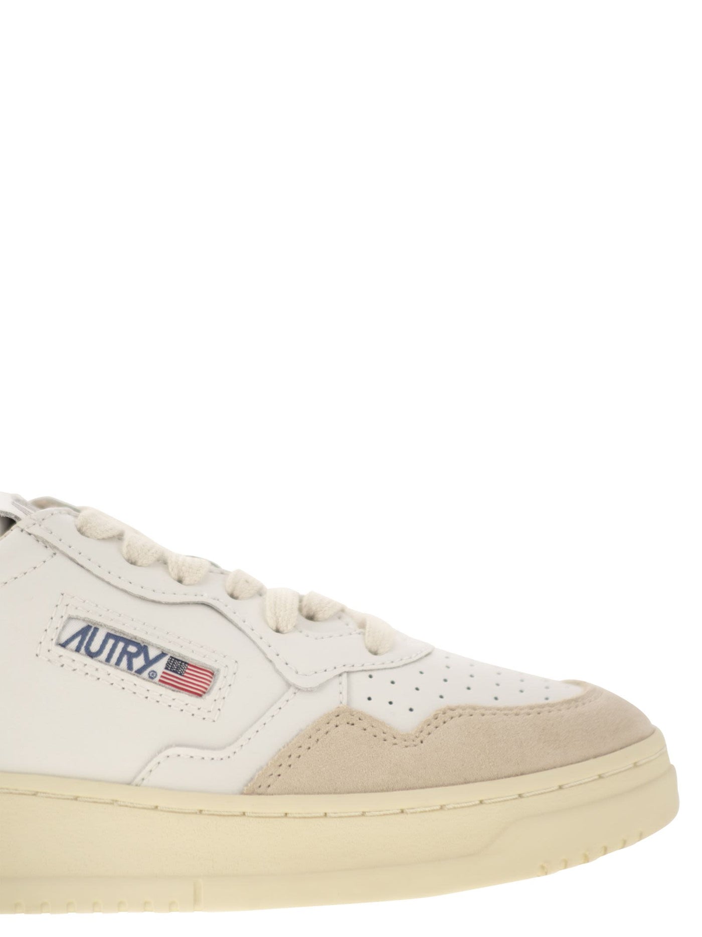Autry Medalist Low LeatherとSuede Sneakers - Image 6