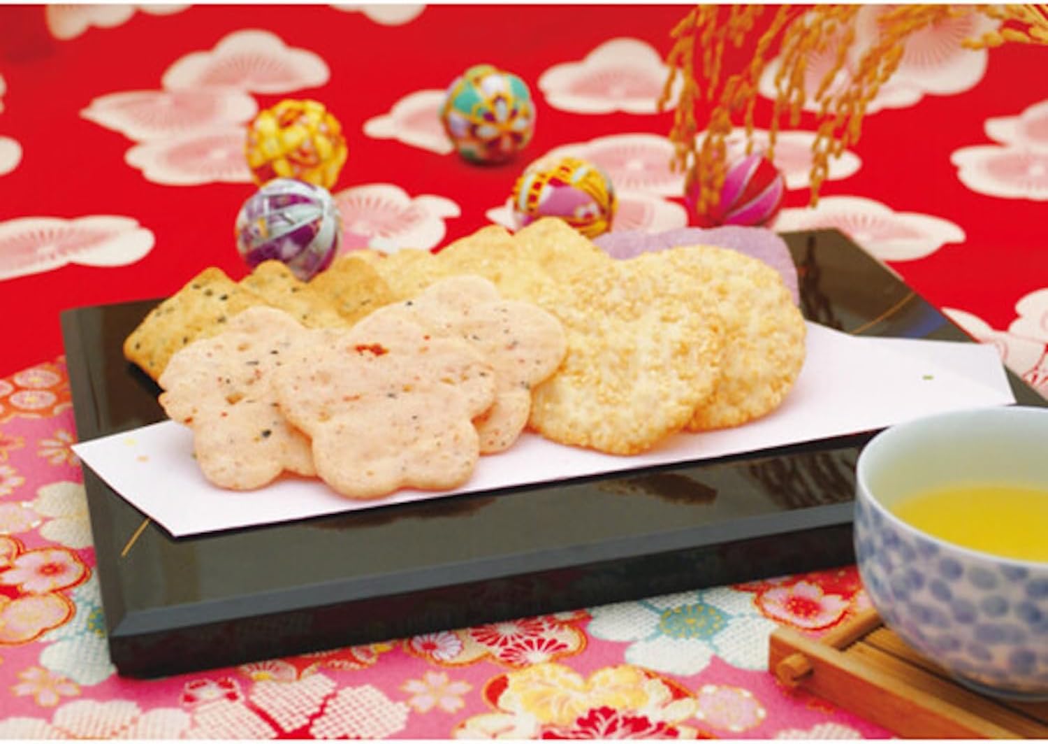 Kanazawa Kanerokuseika Kanerokunohana Black Sesame, Shrimp, Curry, Salad Crackers Assorted Popular 5 Varieties 18 Pieces Individually Wrapped Ready for Gifting KRN-10R