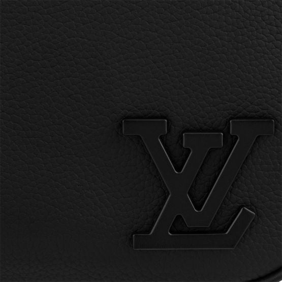 LOUIS VUITTON Toilet Pouch - Image 6