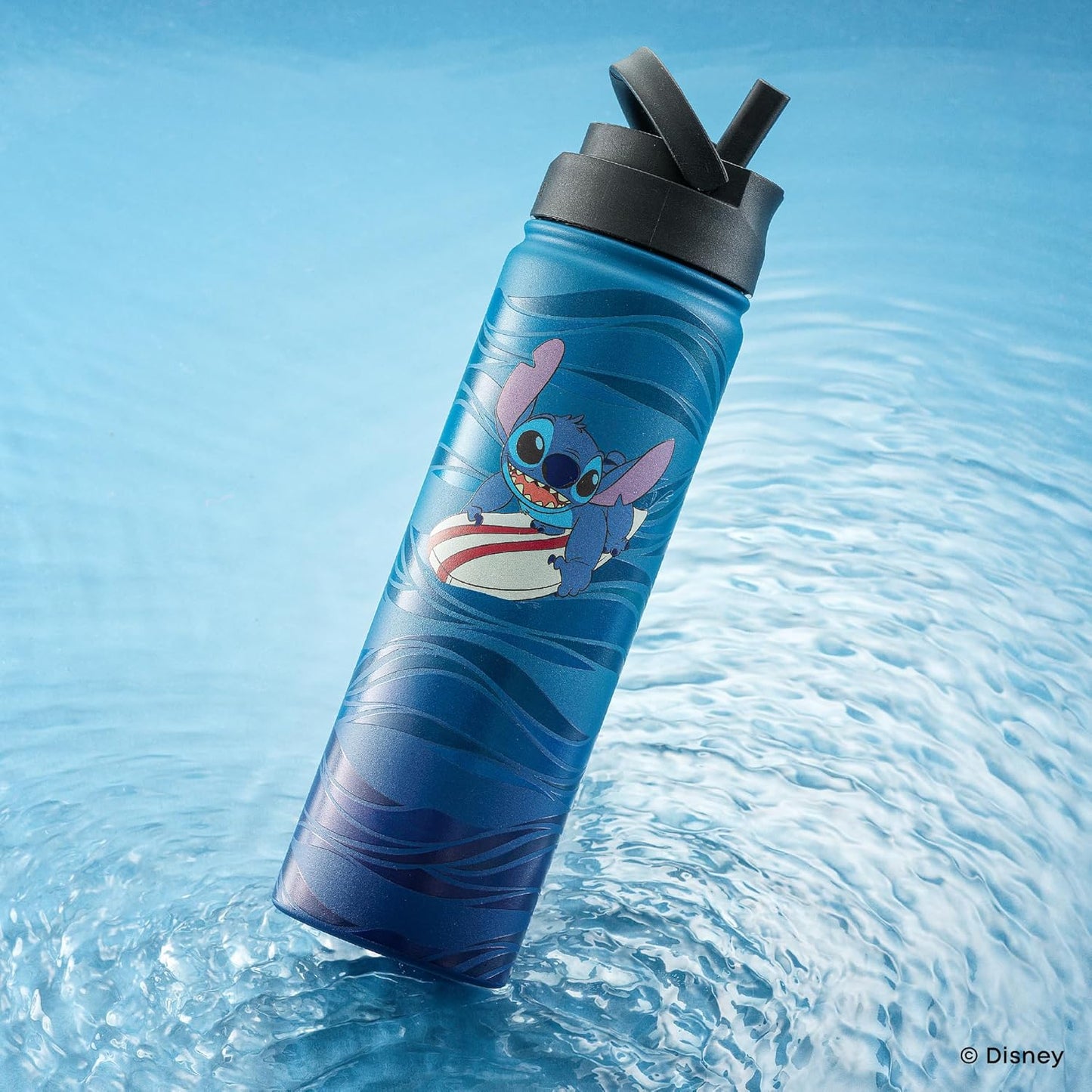 JoyJolt Disney Stitch Surf's Up - Botella de agua de acero inoxidable con tapa abatible, botella de agua aislada al vacío de 22 onzas, vaso sin BPA para escuela, gimnasio, deportes y viajes, regalos