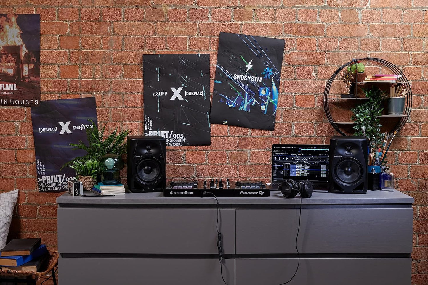 Pioneer DJ 5" 2-Way Active Monitor Speaker DM-50D (Black)