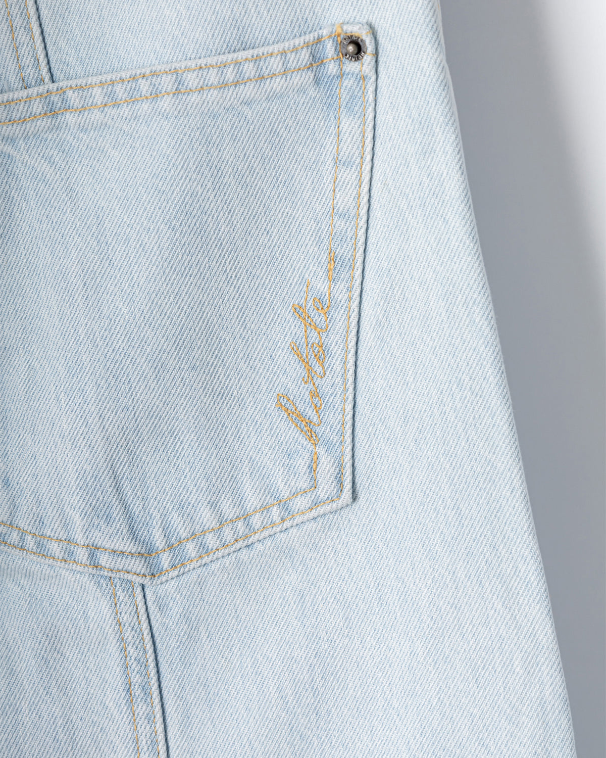 Rotate ズボンを青くします - Image 6