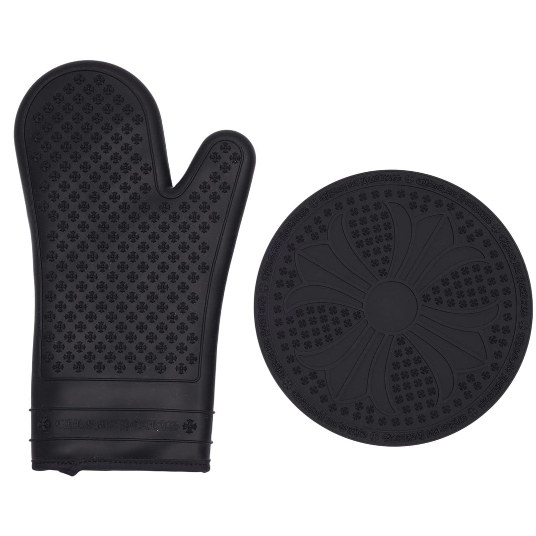 CHROME HEARTS 'PLUS LOGO RUBBER OVEN MITT AND MAT' SET