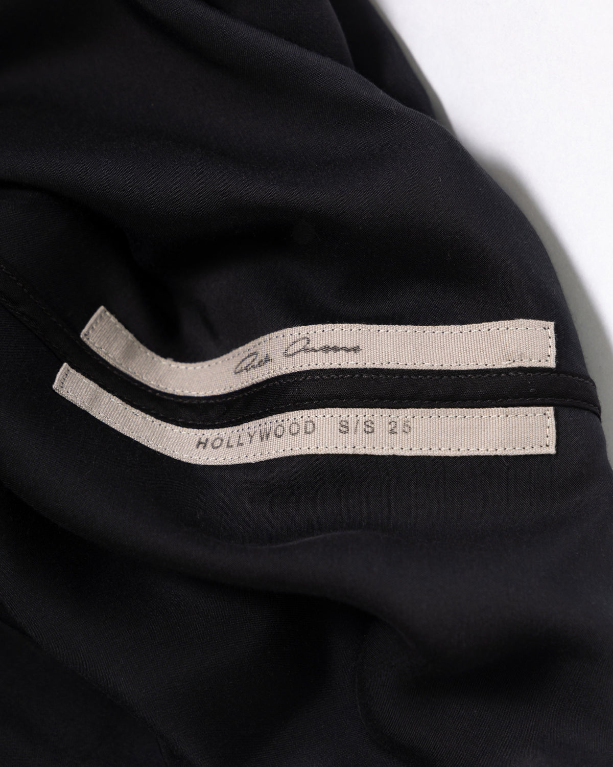 Rick リック・オーウェンズは黒いドレスを着ています - Image 6